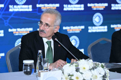 Bakan Uraloğlu: "800 tane geminin hala Hürmüz Boğazı’nda olduğunu söyleyebilirim"