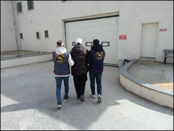21 yıl hapis cezası bulunan dolandırıcı JASAT’tan kaçamadı