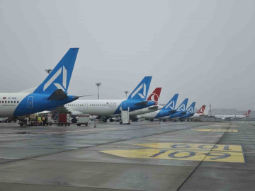 Olumsuz hava şartlarına rağmen İGA İstanbul Havalimanı’nda operasyonlar devam ediyor