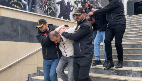Sultangazi’de kan donduran cinayet: Eşiyle ilişkisi olduğunu düşündüğü adamı öldürdü