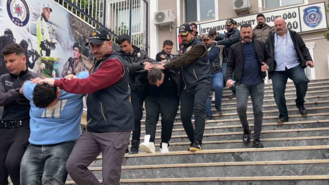 Sarıyer’de mezarlıktaki silahlı çatışmanın 6 şüphelisi adliyeye sevk edildi