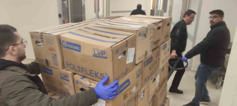 Bakan Memişoğlu: "Tıbbi malzeme ve cihazlarla yüklü yardım tırlarımız İran’a doğru yola çıktı"