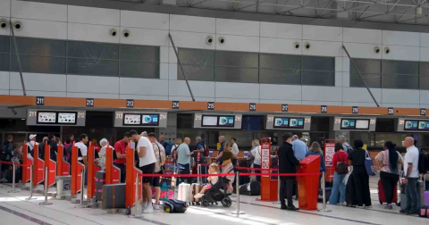 Bakan Uraloğlu: "Antalya Havalimanımızın yıllık yolcu kapasitesini 35 milyondan 82 milyona yükselttik"