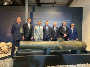 Söküme gelen gemiden 17. yüzyıla ait bronz top çıktı