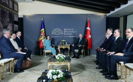 Cumhurbaşkanı Erdoğan, Moldova Cumhurbaşkanı Sandu ile bir araya geldi