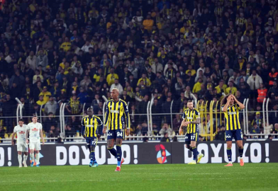 Fenerbahçe, derbiye puan kaybıyla gidiyor