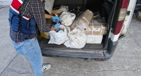 İstanbul ve Adana’da dev silah operasyonu