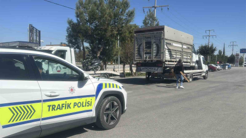 Eski plakasını kamyonetine taktı, 140 bin lira cezadan kaçamadı