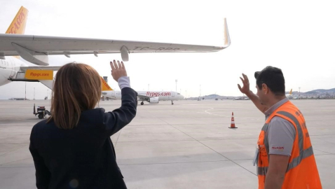 İran’da mahsur kalan Pegasus uçağı 52 gün sonra Sabiha Gökçen’de alkışlarla karşılandı