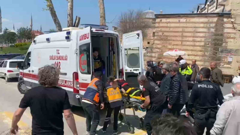 Kocası gaza basınca eşi aracın altında kaldı