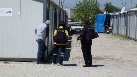 Malatya’da kendini konteynere kilitleyen genç polisi alarma geçirdi