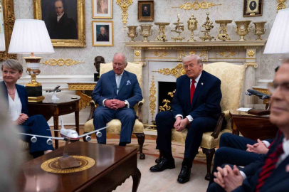 Trump, İngiltere Kralı Charles’ı Beyaz Saray’da askeri törenle karşıladı