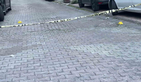 Kağıthane’de polis kendine saldıran gençler kaçınca havaya uyarı ateşi açtı