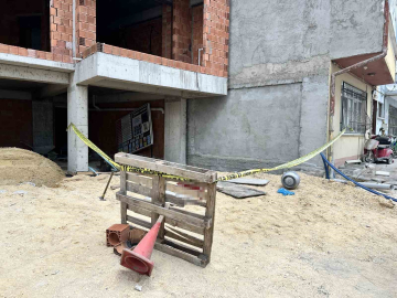 İnşaatta kafasına mutfak tüpü düşen işçi hayatını kaybetti