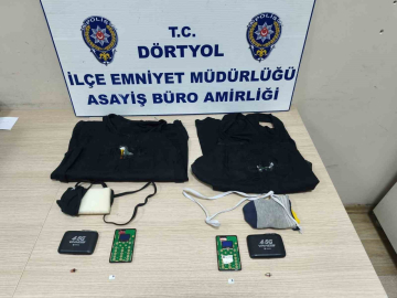 Hatay’da ehliyet sınavına kopya düzeneği ile giren iki kardeş yakalandı