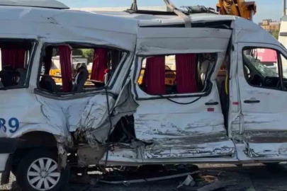 Kocaeli’de tır ile çarpışan servis aracındaki 8 yaralıdan 1’i hayatını kaybetti
