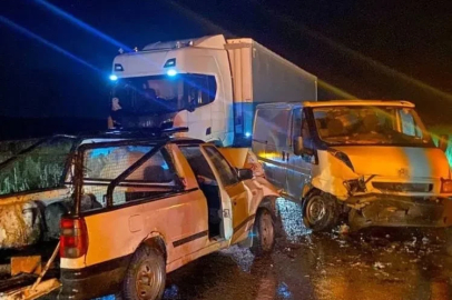 Yozgat’ta pikap ile minibüs çarpıştı: 1 kişi hayatını kaybetti
