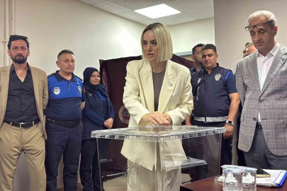 Akçakoca Belediyesi başkan vekili Alev Ünal oldu
