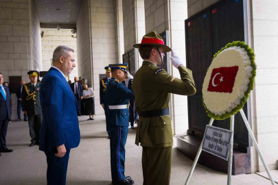 Bakan Fidan, Kore Savaşı Anıtı’nı ziyaret etti
