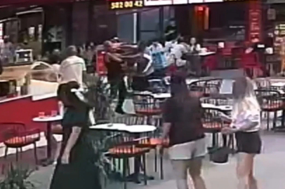 Polisten kaçan şüpheliyi tek yumrukla yere serdi
