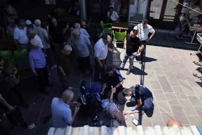 Kalp krizinden ölen arkadaşının cenazesinde kalp krizi geçirdi
