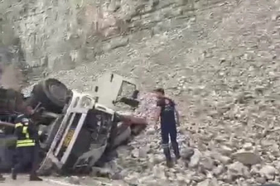 Erzurum’da feci kaza: Freni patlayan tırdan atlayan sürücü öldü, 2 kişi yaralandı
