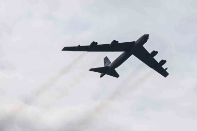 ABD’de B-52 bombardıman uçağı düştü
