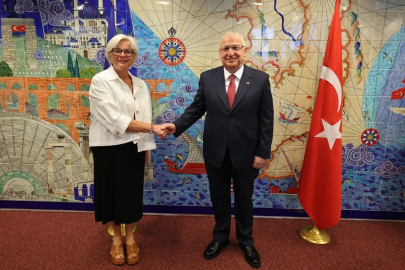 Bakan Güler, Fransa Ordular Bakanı Vautrin ile görüştü

