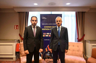 Bakan Uraloğlu, Ermeni mevkidaşı Khudatyan ile görüştü
