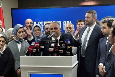 AK Parti’ye geçen Keçiören Belediye Başkanı Özarslan: "Nasıl geçmişte kapılarımız sonuna kadar herkese açıksa bundan sonra da açık olacak"
