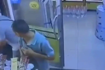 Boşanma aşamasındaki eşinin vurmak istediği adam silah tutukluk yapınca kurtuldu
