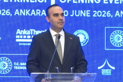 Bakan Kacır: "Son 1 yılda sağlık endüstrisinde yatırıma teşvik belgesi düzenleyerek 70 milyar lira yatırımı harekete geçirdik"
