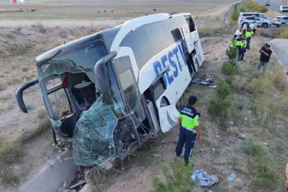 Aksaray’da yolcu otobüsü şarampole devrildi: 44 yaralı
