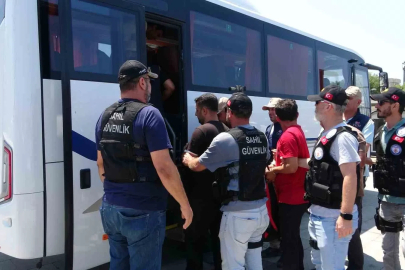 Gökçeada’da yasa dışı yollarla yurt dışına çıkmaya hazırlanan 6 FETÖ şüphelisi yakalandı
