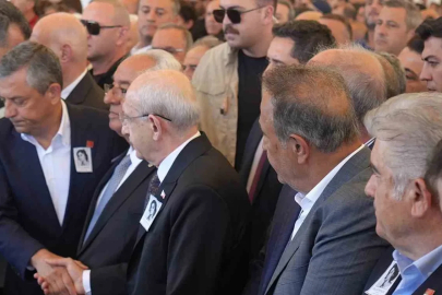 Eski CHP Genel Başkanı Deniz Baykal’ın eşi Olcay Baykal, toprağa verildi
