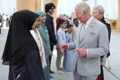 Kral III. Charles, Cambridge’de Avrupa’nın ilk ekolojik tasarımlı camisini ziyaret etti
