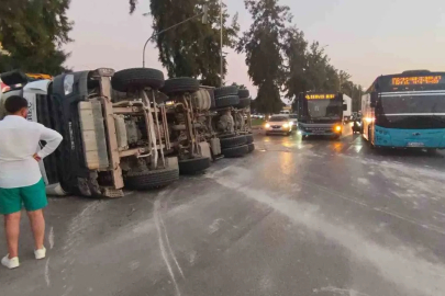 Antalya’da beton mikseri devrildi: 1 yaralı
