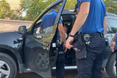 Kendisine zarar verdiğini ihbar eden kadın, araçta fenalaşmış halde bulundu

