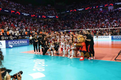 A Milli Kadın Voleybol Takımı, Avrupa Şampiyonası’nda yarı finale yükseldi