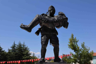Çetmili Kara Ali Çavuş ile oğlu Mehmet Onbaşı şehadetlerinin 104. yılında anıldı
