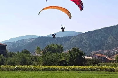Simav’da Havacılık Festivali gökyüzünü renklendirdi
