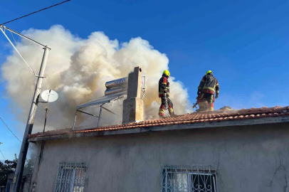 Burhaniye Hisarköy’de ev yangını paniği: İtfaiye ekipleri müdahale etti
