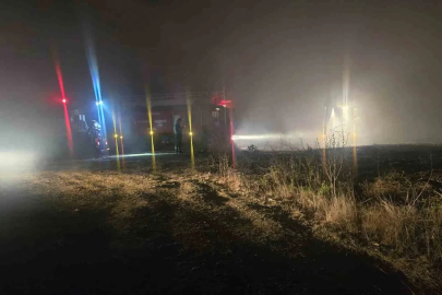 Antalya’da  3 dönüm sazlık alan yangında zarar gördü
