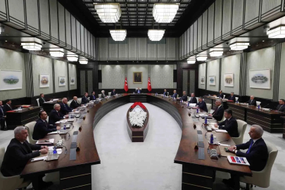 Kabine Toplantısı Cumhurbaşkanı Erdoğan’ın başkanlığında başladı.
