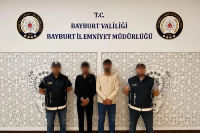 Bayburt’ta sahte belge kullanan 2 düzensiz göçmen yakalandı
