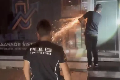 Kapı kilidi kesilerek içeri girildi, 2 milyon 296 bin adet uyuşturucu hap ele geçirildi
