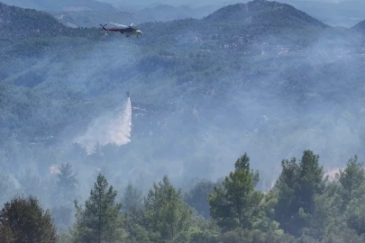 Burdur’da orman yangınına havadan ve karadan müdahale sürüyor
