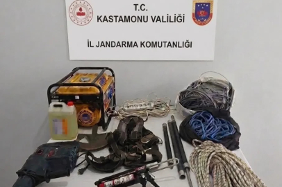 Kaçak define avcıları fotokapanla tespit edildi, suçüstü yakalandı
