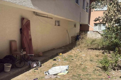 Eskişehir’de 3’üncü kattaki balkondan aşağıya düşen 4 yaşındaki çocuk yaralandı
