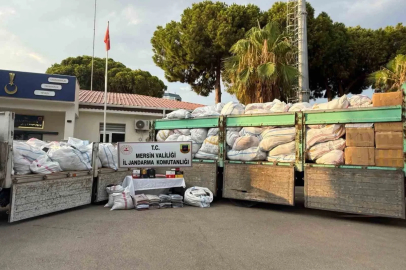 Piyasa değeri 50 milyon TL: Kaçak 20 binden fazla kıyafet ele geçirildi
